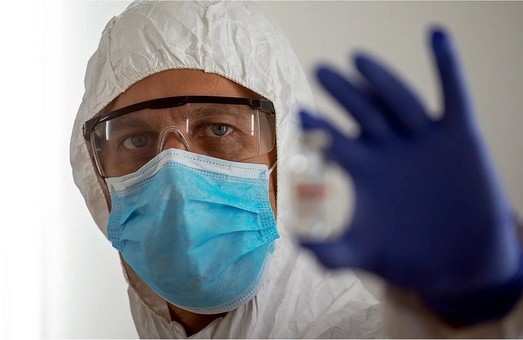 В Израиле анонсировали вакцинацию уже четвертой дозой вакцины от COVID-19