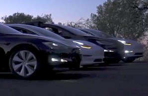 Компания Tesla оригинально поздравила фанатов с Рождеством (видео)