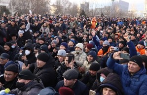 В Казахстане начались массовые протесты и столкновеня из-за цен на газ