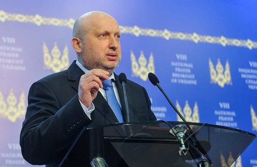 Турчинов пригрозил походом на Банковую, если самолет Порошенко не сядет в Киеве
