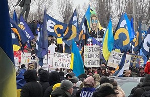 Порошенко вернулся в Украину: что происходит в аэропорту