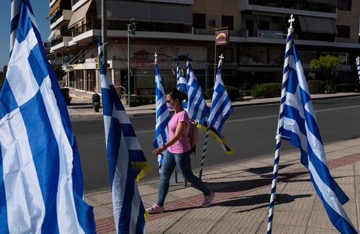 В Греции будут штрафовать пенсионеров за отказ вакцинироваться
