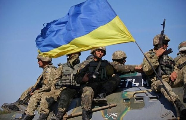 Путин может стянуть к украинской границе миллион военных, - Залужный