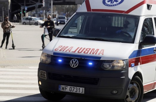 В Польше от медиков сбежал украинец, которого везли в психушку