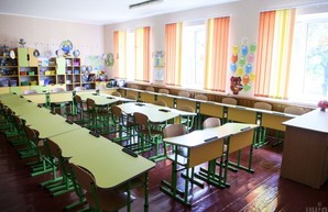 В Запорожье второй день подряд «минируют» все школы