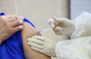 В Украине сократили минимальный срок для бустерной прививки от COVID-19