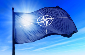 РФ не собирается вторгаться в Украину - НАТО