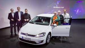 Компания Volkswagen впервые перевела свой завод на выпуск только электрокаров