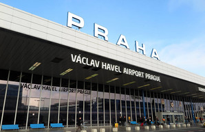 В аэропорту Праги больше не будут объявлять рейсы в Украину на русском языке