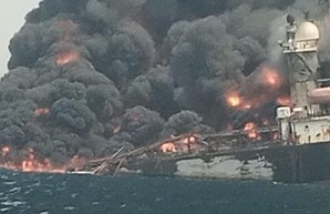 У берегов Нигерии загорелось нефтедобывающее судно