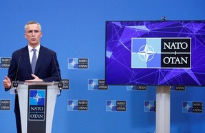 В НАТО готовы к двум сценариям военного вторжения России в Украину