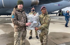 В Украину прибыл самолет с военной помощью от Великобритании