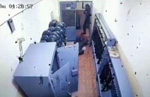 Полицейским, опубликовавшим видео расстрела на «Южмаше», грозит тюремный срок