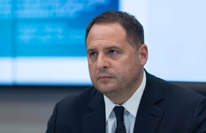 Глава ОП Ермак прилетел в Берлин на встречу советников “Нормандской четверки”