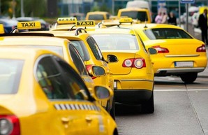 В Украине бастуют таксисты
