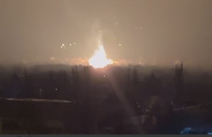 В Луганске прогремели два взрыва: горят газопровод и заправка