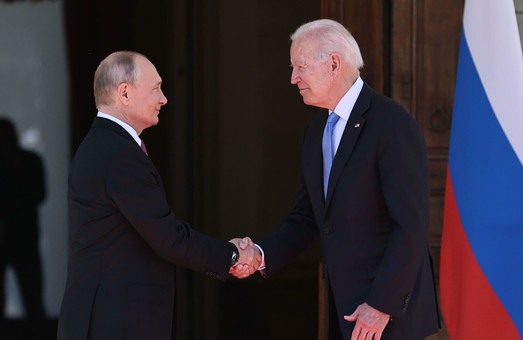 Путин и Байден примут участие в саммите по безопасности Макрона