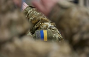 В результате обстрелов на Донбассе погибли двое украинских военных