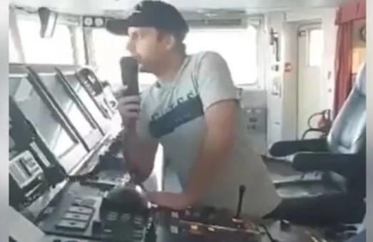 Грузинские моряки послали на х… русский корабль (Видео)