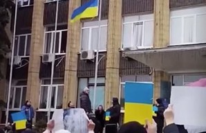 Купянск – это Украина: Жители города вышли против российских захватчиков