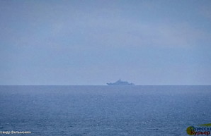В море у берегов Одессы заметили русские корабли: один из них загорелся и ушел нах#й (ВИДЕО)