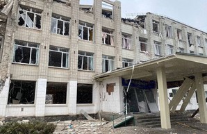 В результате ракетного обстрела разрушено общежитие в Житомире