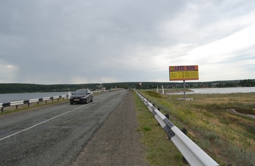 По мосту на Рубежное со стороны Волчанска в сторону Харькова заходит транспорт диверсантов