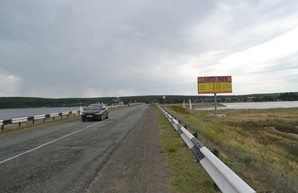 По мосту на Рубежное со стороны Волчанска в сторону Харькова заходит транспорт диверсантов
