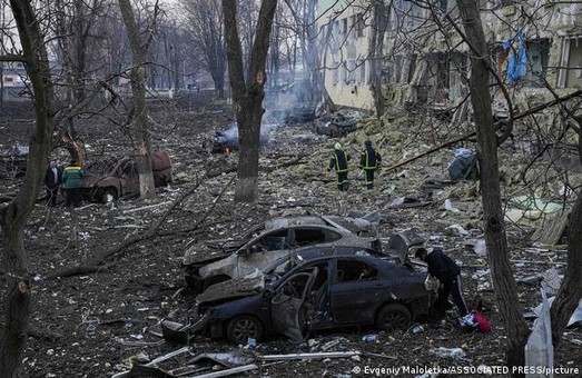 Мариуполь: 100 сброшенных на город бомб, 2187 погибших жителей