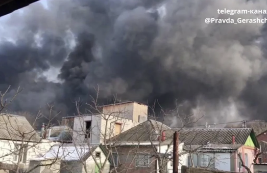 После обстрела российских войск горит рынок "Барабашово" в Харькове