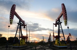 Цена на нефть стала расти на фоне ужесточения санкций против России