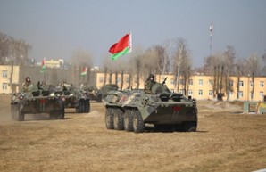 Беларусь заявила об отводе войск от границы с Украиной