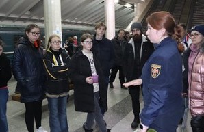 Харьковских детей спасатели научили различать мины и останавливать кровотечение