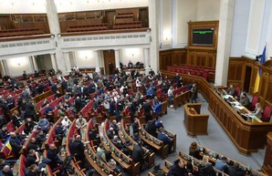 Родители несовершеннолетних получат отсрочку от армии, а служить разрешили до 65 лет: Верховная рада Украины приняла 21 законопроект