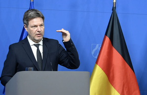 Вице-канцлер Германии опасается, что Запад станет мишенью для РФ из-за поставок танков Украине