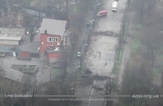 "Азов" проводит контратаку во временно оккупированном Мариуполе