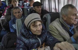 В Украине проходит эвакуация людей с территории «Азовстали» в Мариуполе