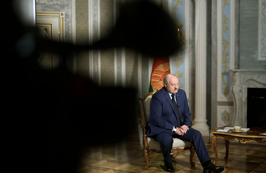 Лукашенко хочет добиться снятия санкций в обмен на транзит украинского зерна