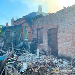 Правоохоронці показали руйнівні наслідки російських обстрілів у Харківській області